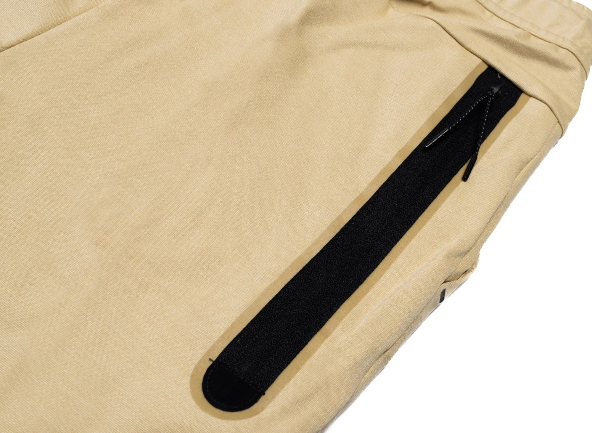 Nike Tech Fleece Lightweight Joggers in Team Gold